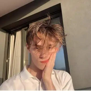 6686体育官网铁牌作者Howard