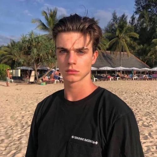 6686体育官网海外作者半衾梦