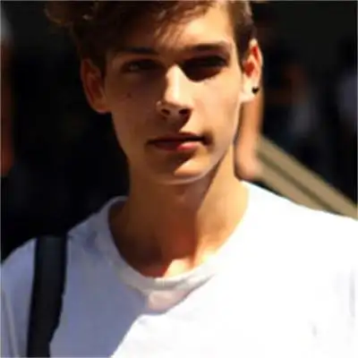 6686体育官网铁牌作者Hannah